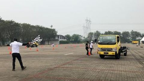 Teknologi Euro 4, Ada Kenaikan Harga Canter dan Fighter X