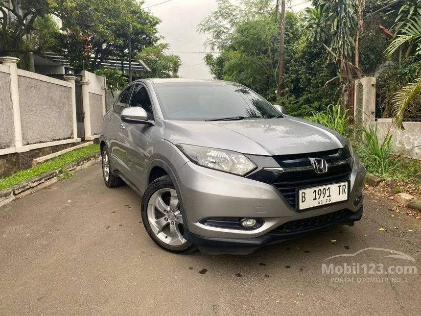 Jual Mobil Honda HR