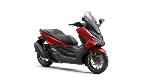 Komparasi Maxi Scooter 250 cc: XMax 250 vs Forza, Mana Lebih Layak Dibeli?
