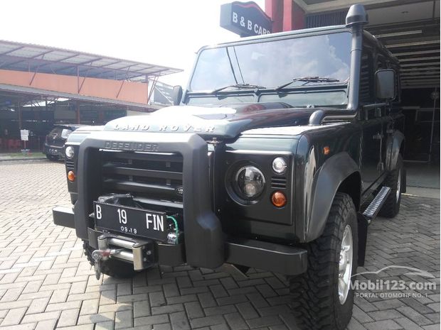 Land Rover Defender Mobil Bekas Baru dijual di Indonesia 