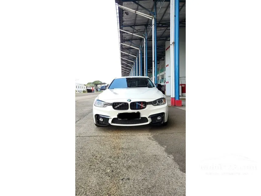 Jual Mobil BMW 320i 2015 Sport 2.0 di DKI Jakarta Automatic Sedan Putih Rp 340.000.000