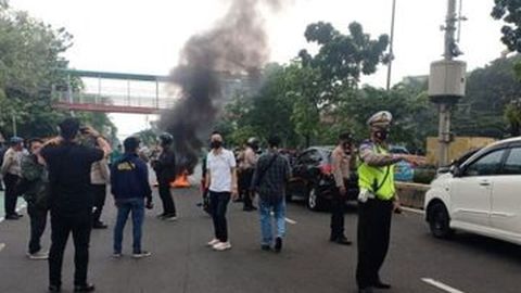 Mobil Rusak karena Demonstrasi Bisa Ditanggung dengan Asuransi Khusus