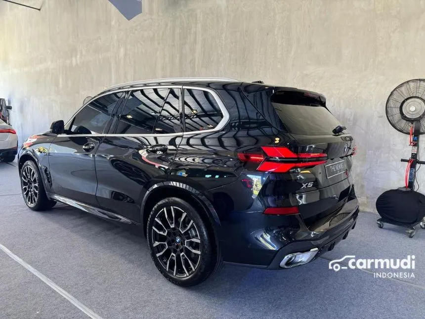 2025 BMW X5 xDrive40i M Sport SUV