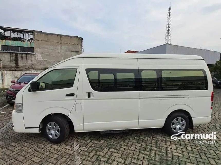 2024 Toyota Hiace Commuter Van Wagon