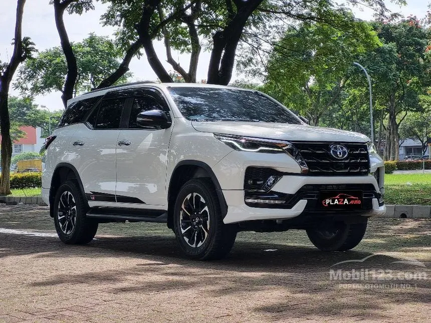 Jual Mobil Toyota Fortuner 2022 GR Sport 4X2 2.8 di Banten Automatic SUV Putih Rp 440.000.000