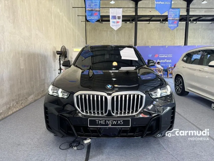 Jual Mobil BMW X5 2025 xDrive40i M Sport 3.0 di DKI Jakarta Automatic SUV Hitam Rp 2.050.000.000