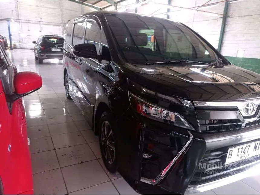Jual Mobil Toyota Voxy 2017 2.0 di Jawa Timur Automatic Wagon Hitam Rp 323.000.000