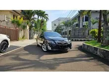 2012 Toyota Camry 2.5 Hybrid Sedan