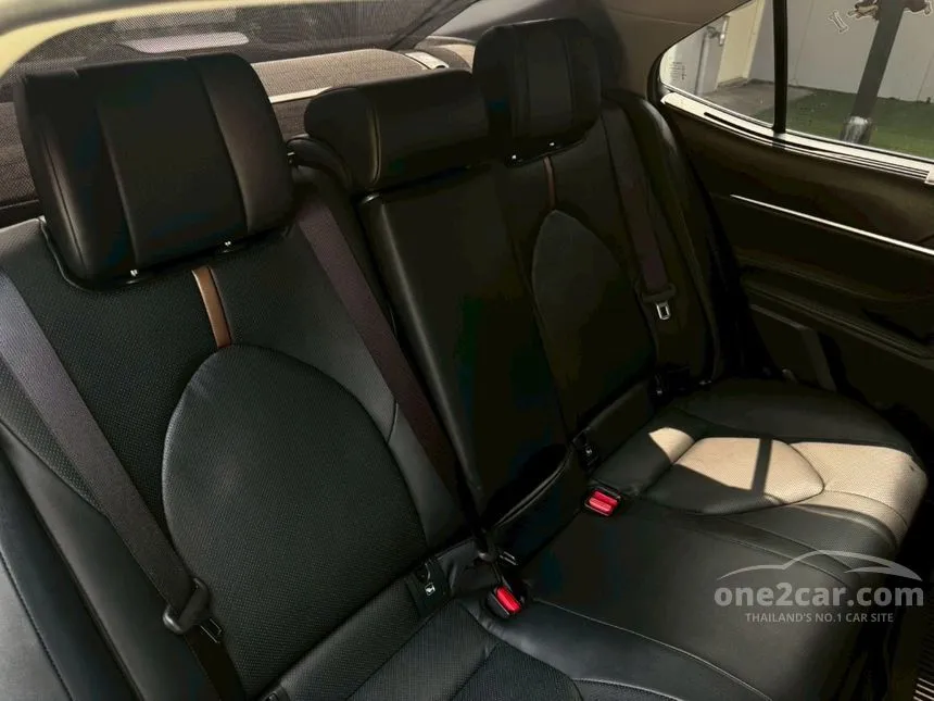 2023 Toyota CAMRY HEV Premium Luxury Sedan