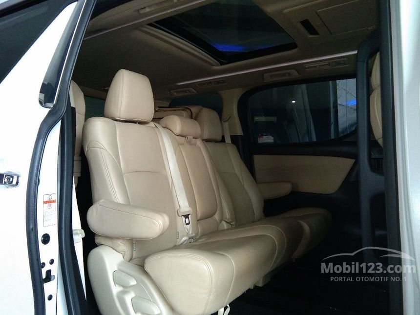 2015 Toyota Alphard X Van Wagon