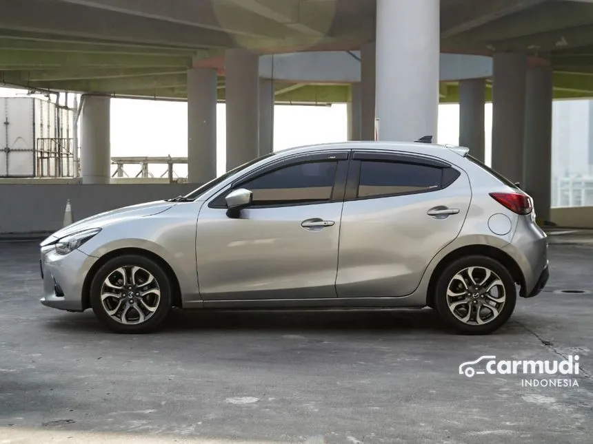 2015 Mazda 2 R Hatchback