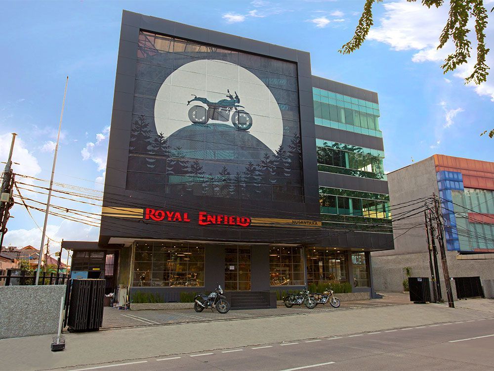 Royal Enfield Resmikan Dealer Baru di Jakarta