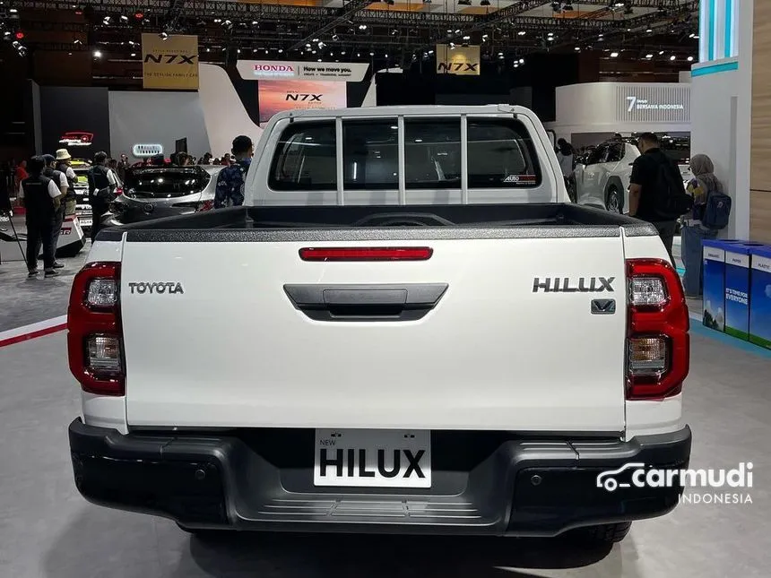 2024 Toyota Hilux V Dual Cab Pick-up