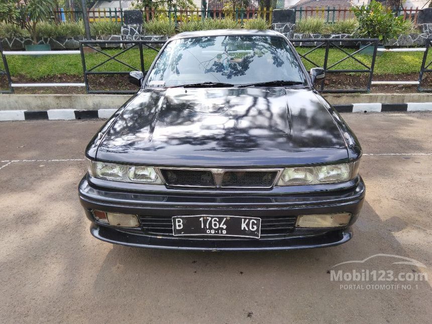 1990 Mitsubishi Eterna Sedan