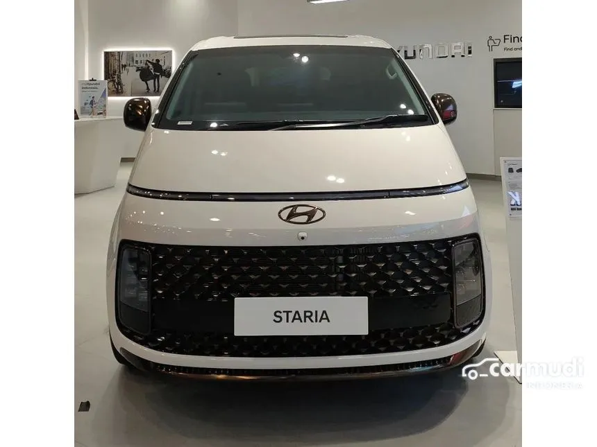 Jual Mobil Hyundai Staria 2024 Signature 7 2.2 di DKI Jakarta Automatic Wagon Putih Rp 890.000.000