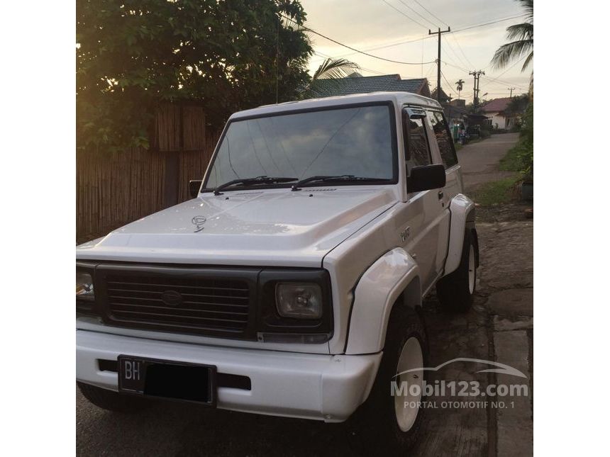 Jual Mobil Daihatsu Taft 1997 GT 2.8 di Jambi Manual SUV Putih Rp 85 