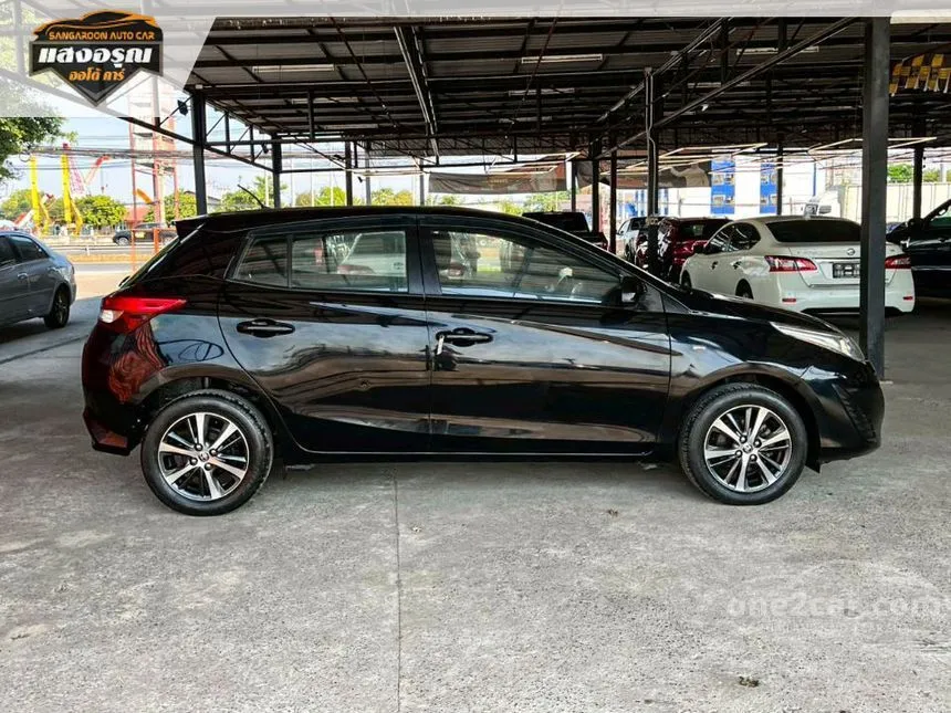2018 Toyota YARIS J Hatchback