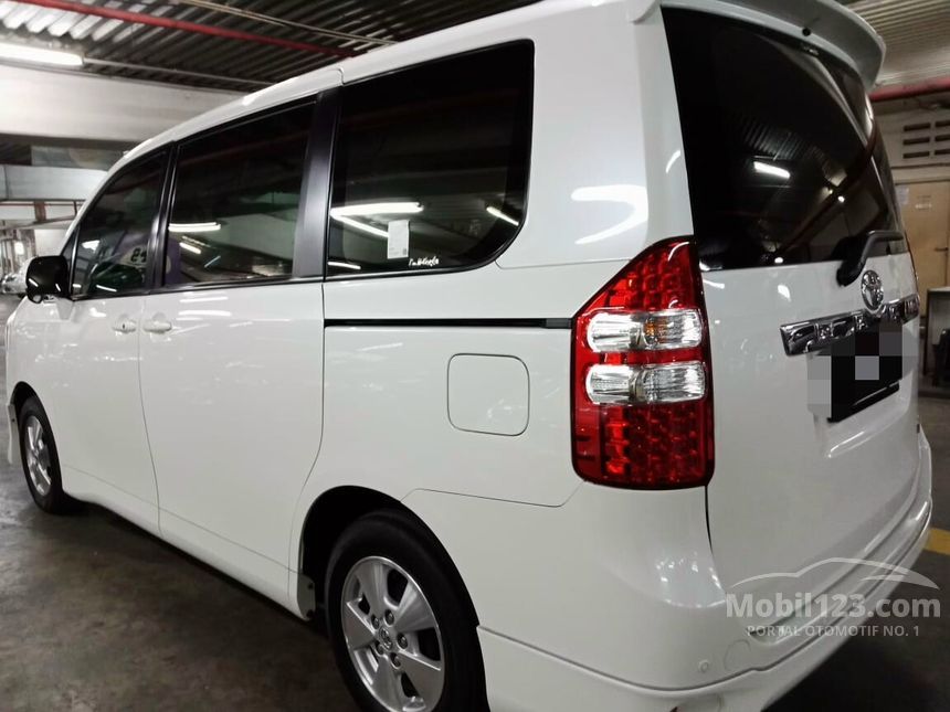 Jual Mobil Toyota NAV1 2013 V 2.0 di DKI Jakarta Automatic 