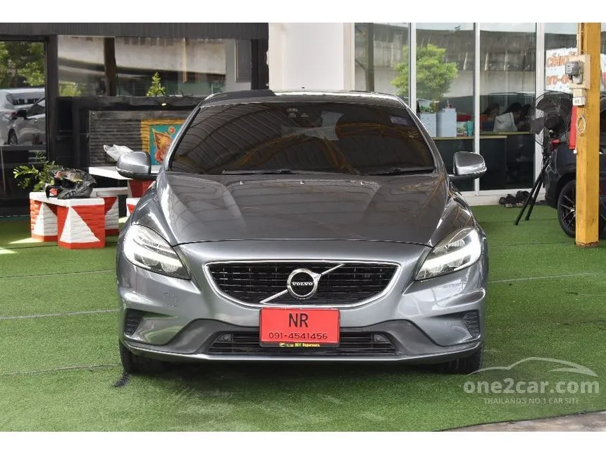 2019 Volvo V40 T4 Dynamic Edition Wagon