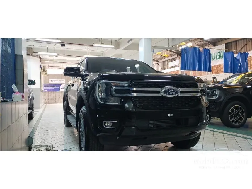 Jual Mobil Ford Everest 2024 XLT 2.0 di Riau Automatic SUV Hitam Rp 652.000.000