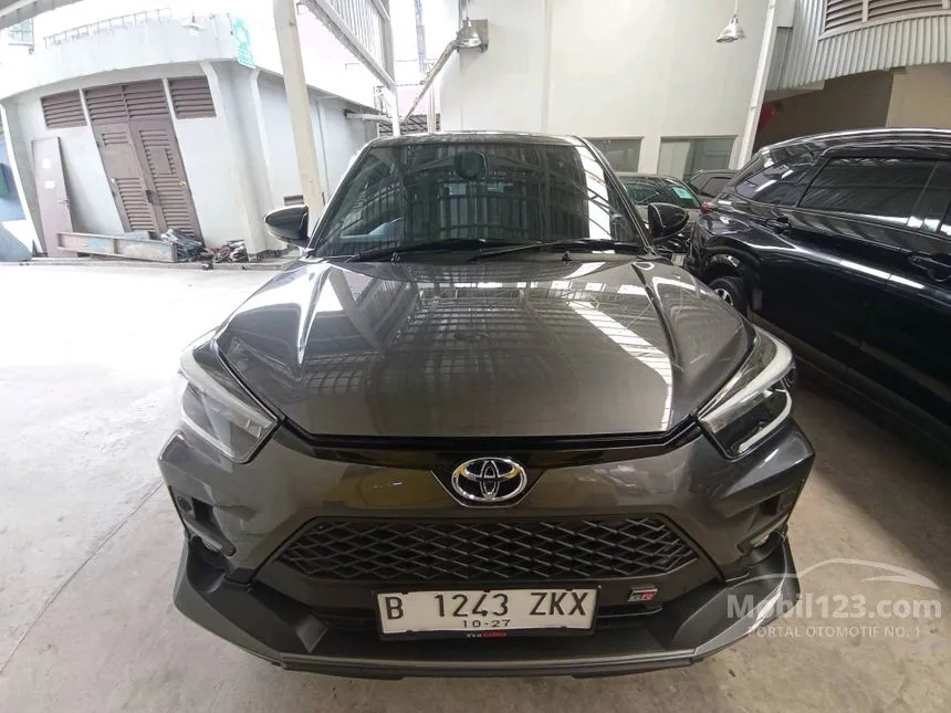 Jual Mobil Toyota Raize 2022 GR Sport (2 Tone) 1.0 di Jawa Barat Automatic SUV Abu