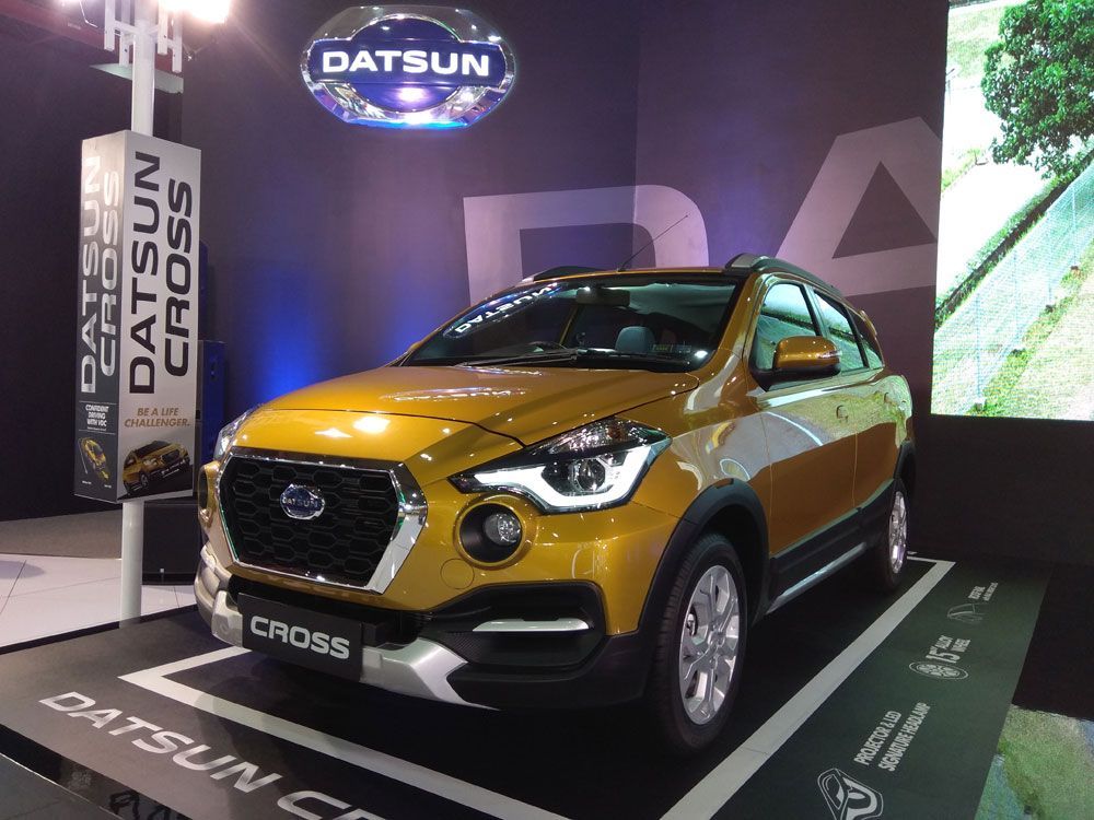 Datsun Cross Coba Goda Pengunjung IIMS 2018 dengan DP Rendah