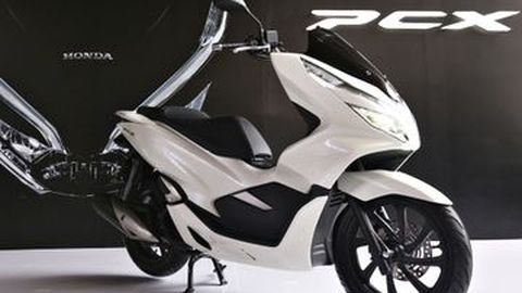 All-new Honda PCX Berharap Rampas Separuh Konsumen Yamaha Nmax