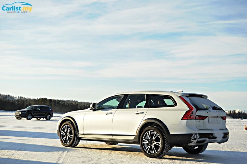 Slide into a svelte, Swedish Volvo V90 for less than $50,000 - CNET