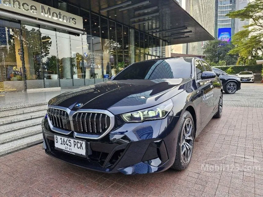 Jual Mobil BMW 520i 2024 M Sport 2.0 di DKI Jakarta Automatic Sedan Hitam Rp 1.275.000.000