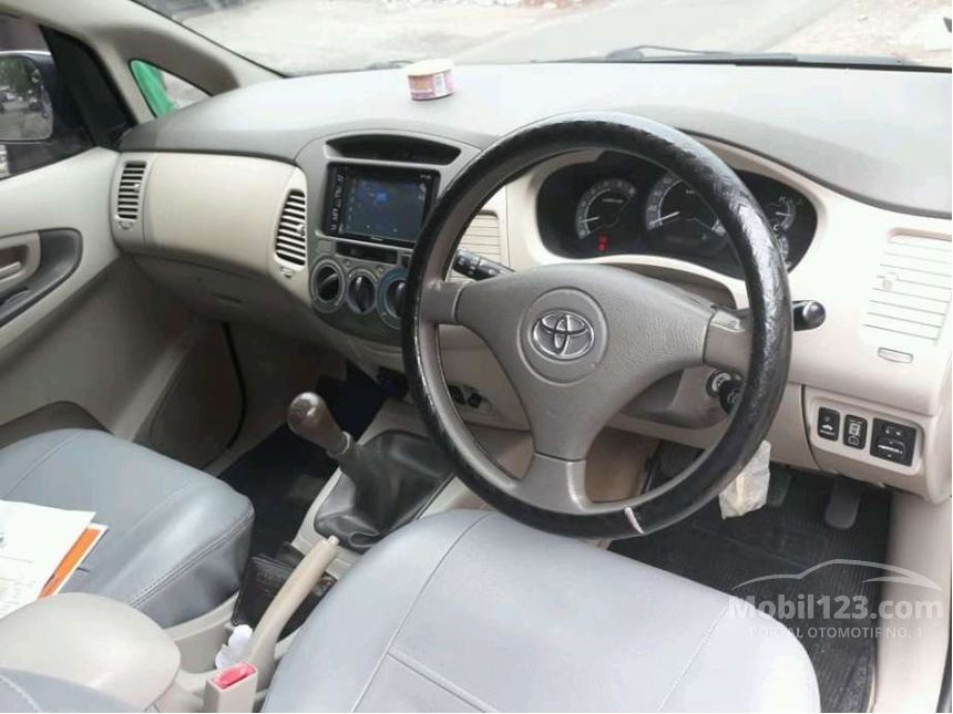 2011 Toyota Kijang Innova G Luxury MPV