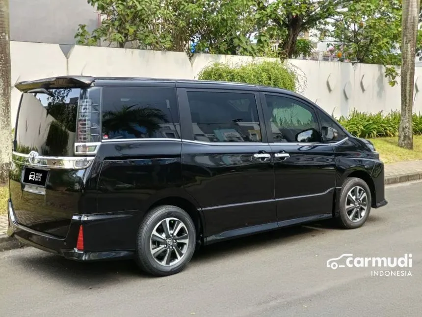 2019 Toyota Voxy MPV