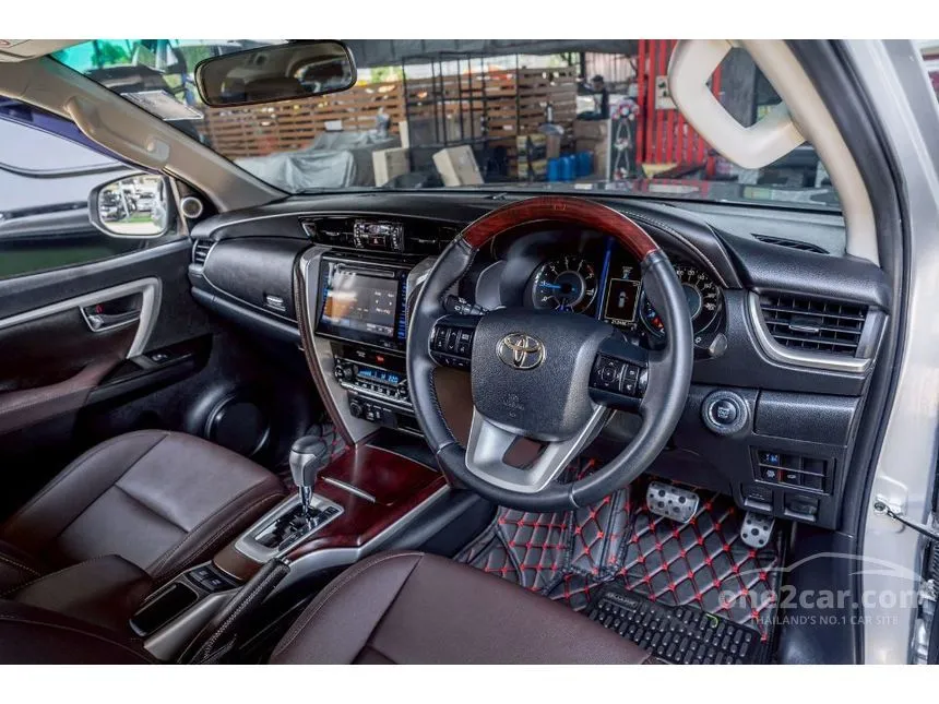 2016 Toyota FORTUNER V SUV