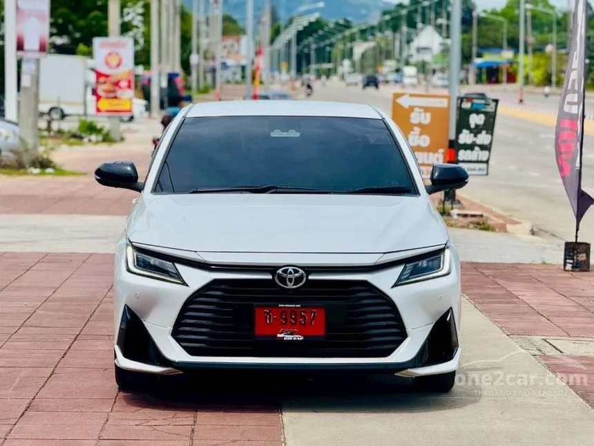 2023 Toyota Yaris Ativ Premium Luxury Sedan