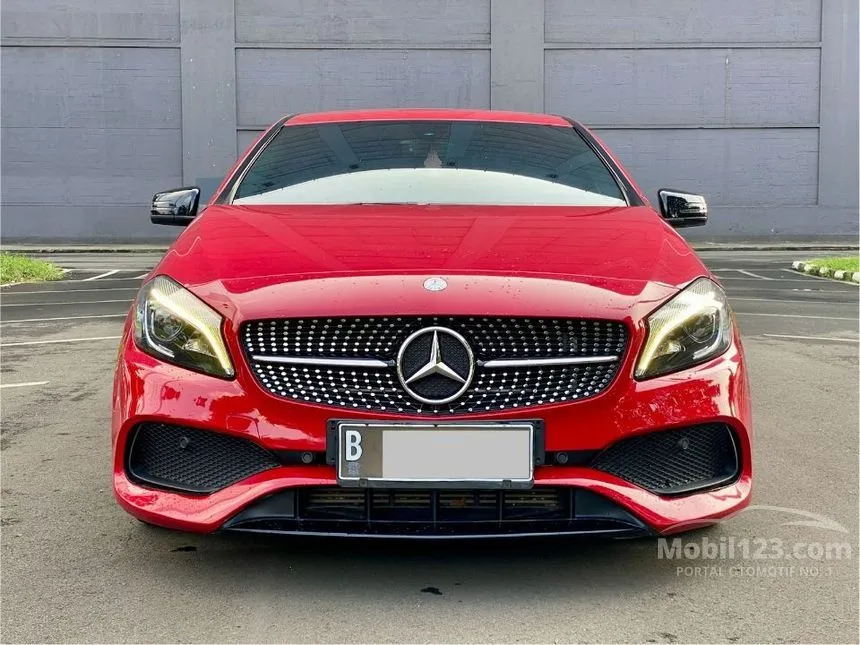 2015 Mercedes-Benz A200 Urban Hatchback