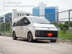 2023 Hyundai Staria 2.2 Premium with sunroof Van