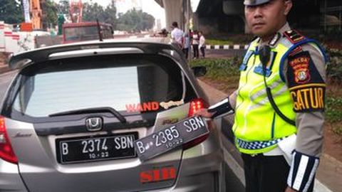 Banjir Surat Tilang Pada Hari Pertama Pemberlakuan Ganjil Genap