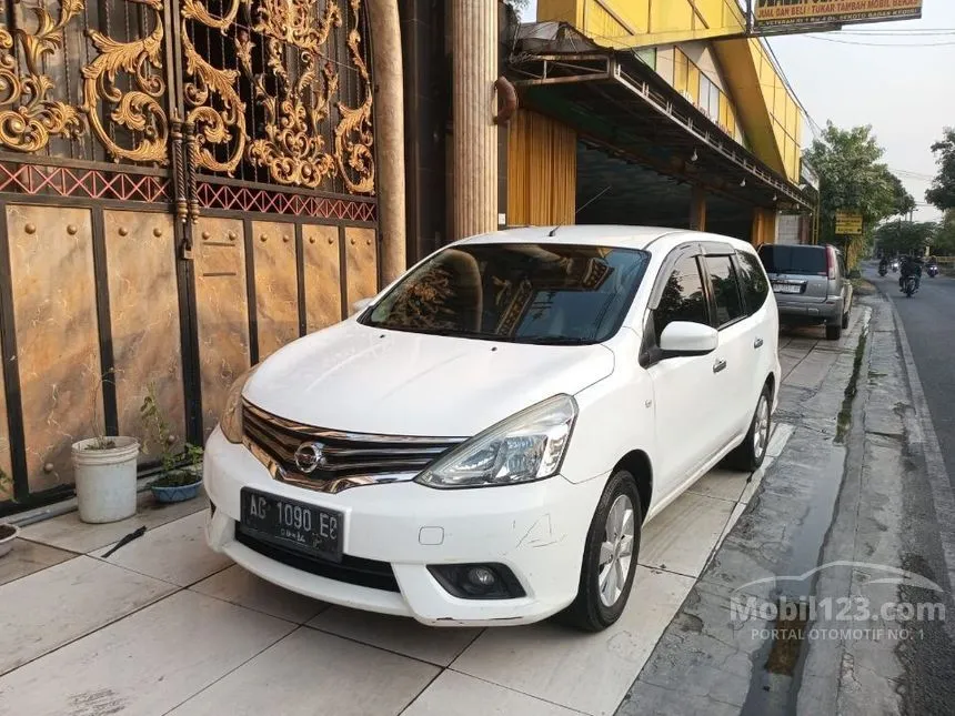 Jual Mobil Nissan Grand Livina 2014 SV 1.5 di Jawa Timur Manual MPV Putih Rp 115.000.000