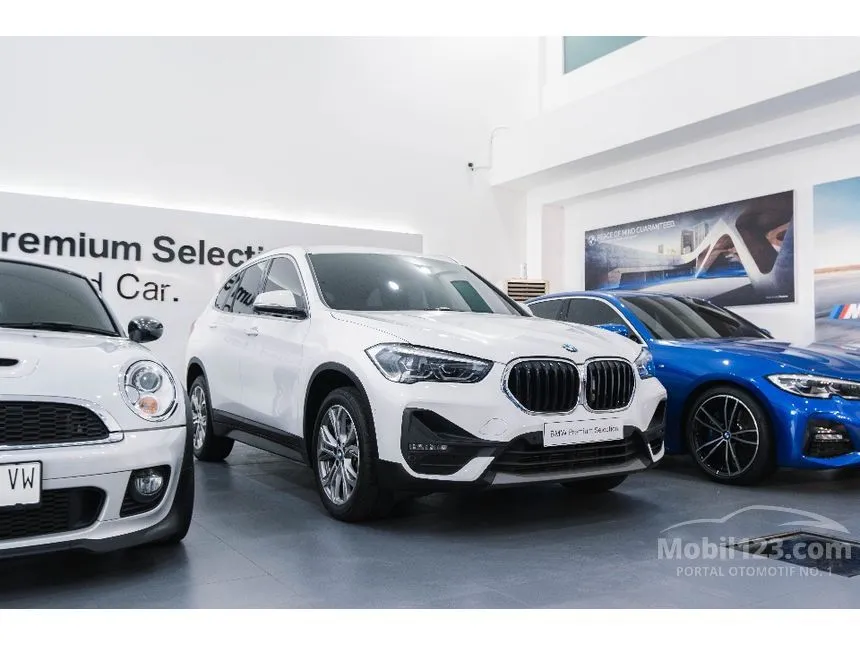Jual Mobil BMW X1 2021 sDrive18i Dynamic 1.5 di Jawa Timur Automatic SUV Putih Rp 699.000.000