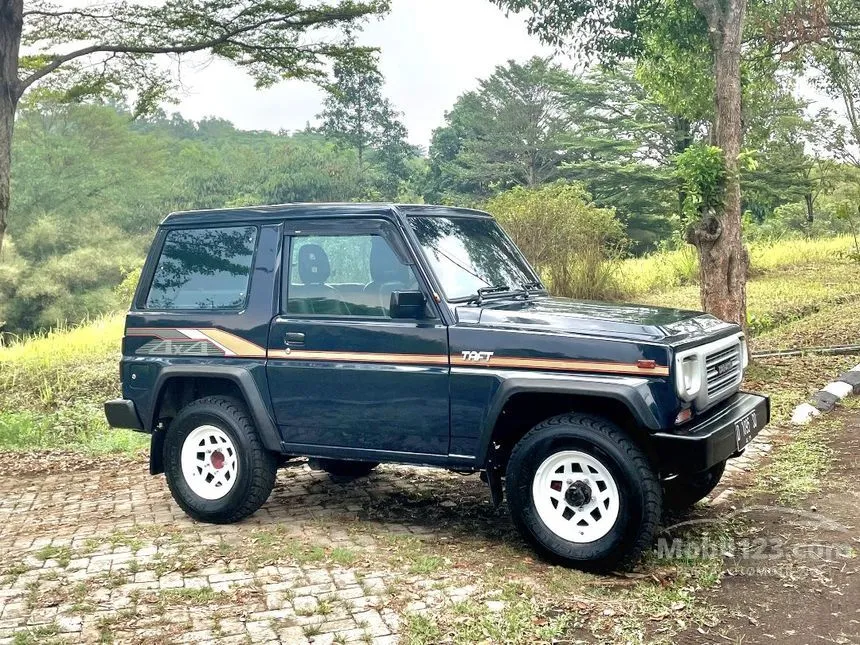 Jual Mobil Daihatsu Taft 1995 2.8 di Jawa Barat Manual Jeep Biru Rp 136.000.000
