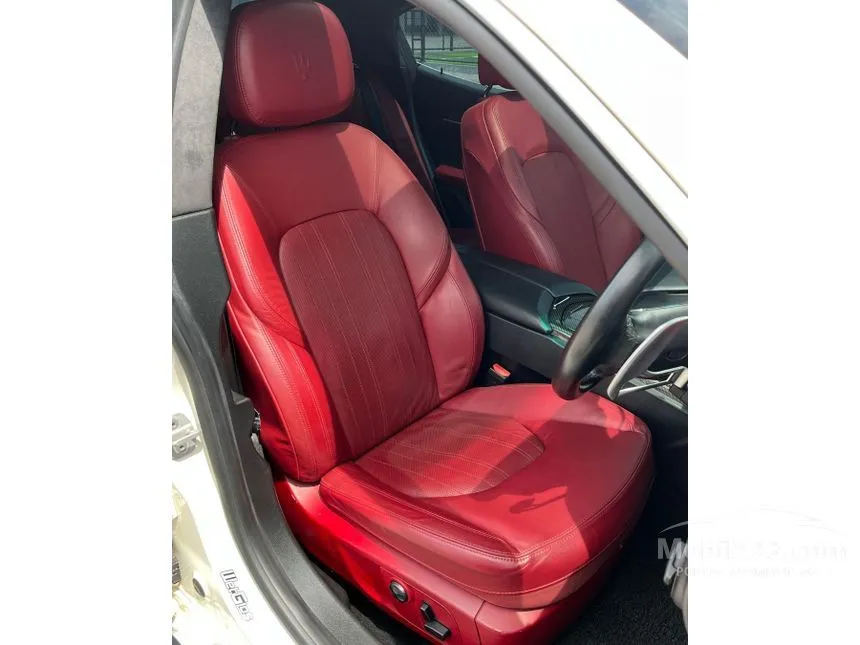 2014 Maserati Ghibli Sedan