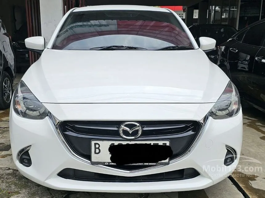 Jual Mobil Mazda 2 2017 R 1.5 di Jawa Barat Automatic Hatchback Putih Rp 165.000.000