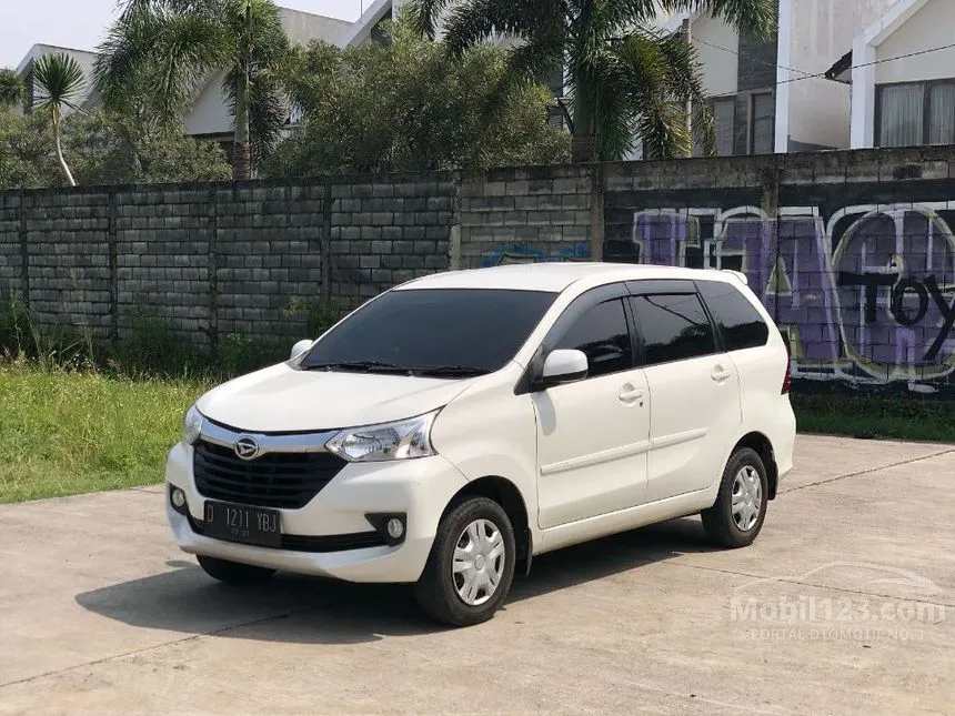 Jual Mobil Daihatsu Xenia 2016 R 1.3 di Jawa Barat Automatic MPV Putih Rp 140.000.000