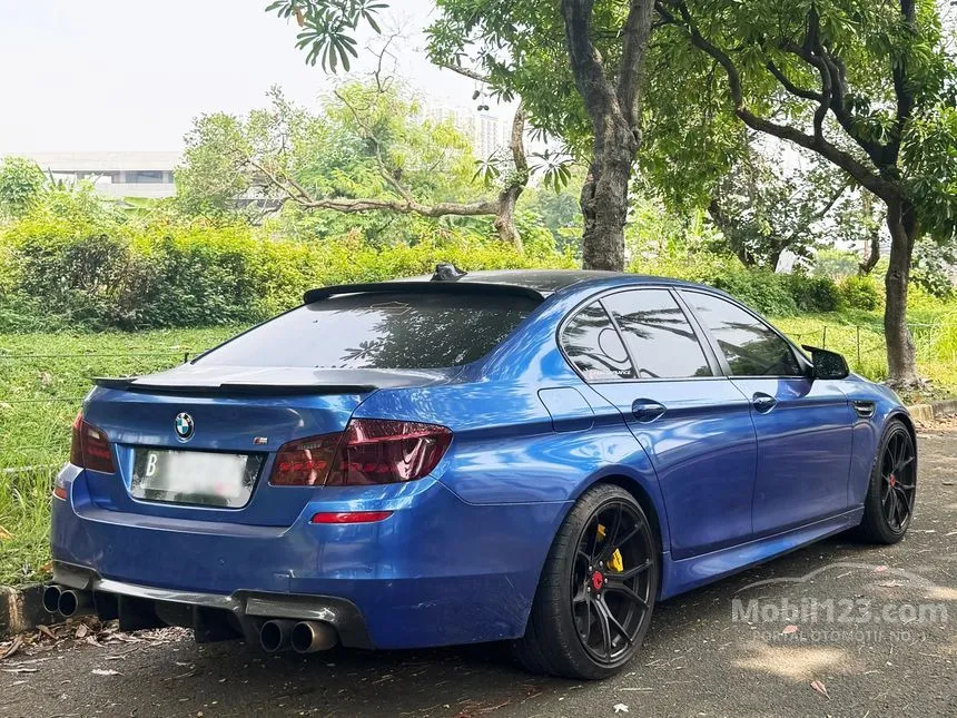 2011 BMW 520i Luxury Sedan