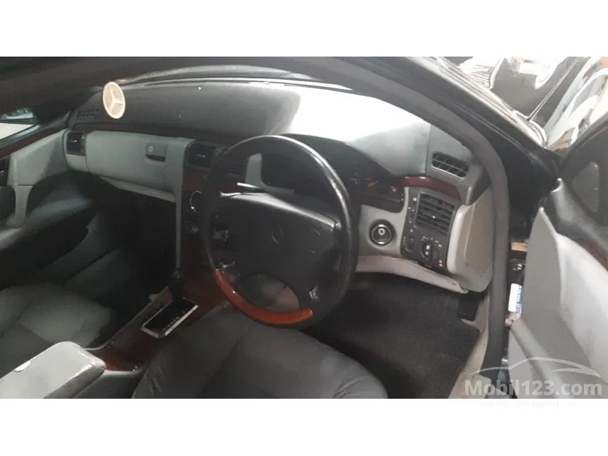 1997 Mercedes-Benz E230 Sedan