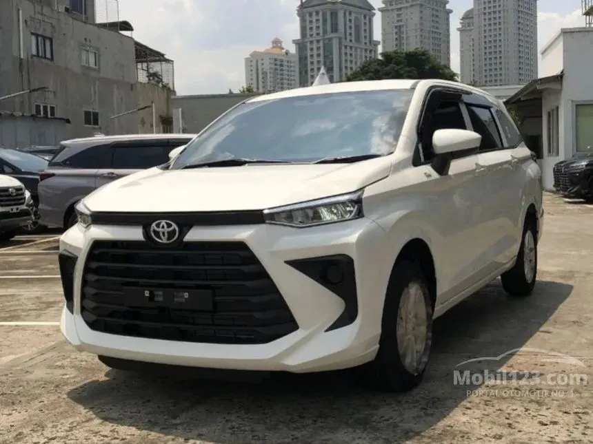 Jual Mobil Toyota Avanza 2024 E 1.3 di Jawa Timur Manual MPV Putih Rp 220.000.000