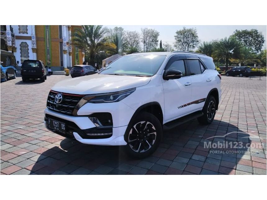  Jual  Mobil Toyota Fortuner  2022  TRD 2 4 di Jawa Timur 