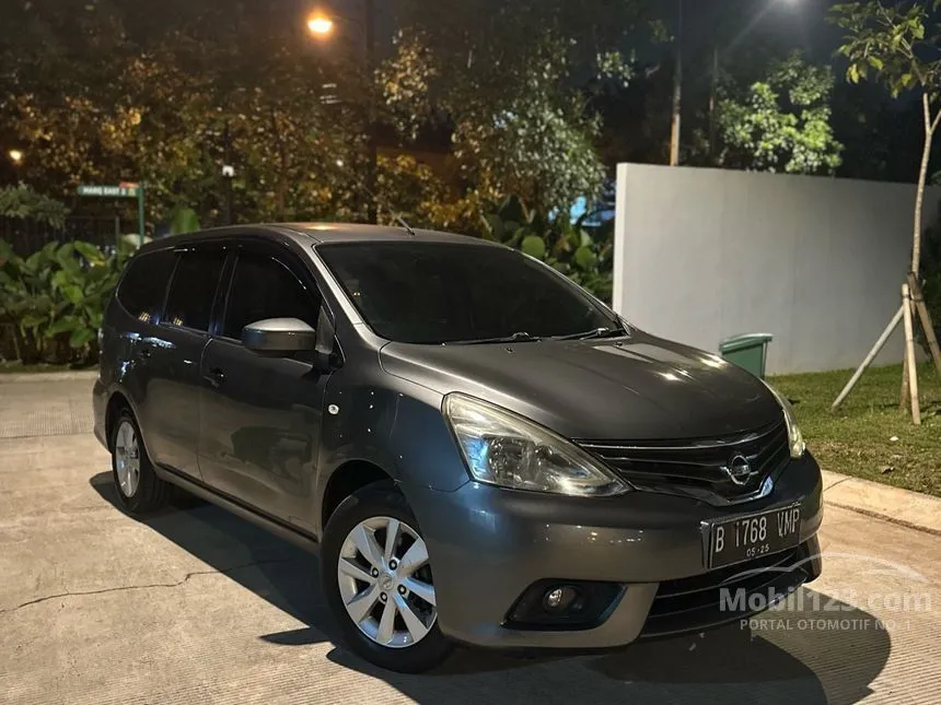 Jual Mobil Nissan Grand Livina 2013 Highway Star 1.5 di Banten Automatic MPV Abu