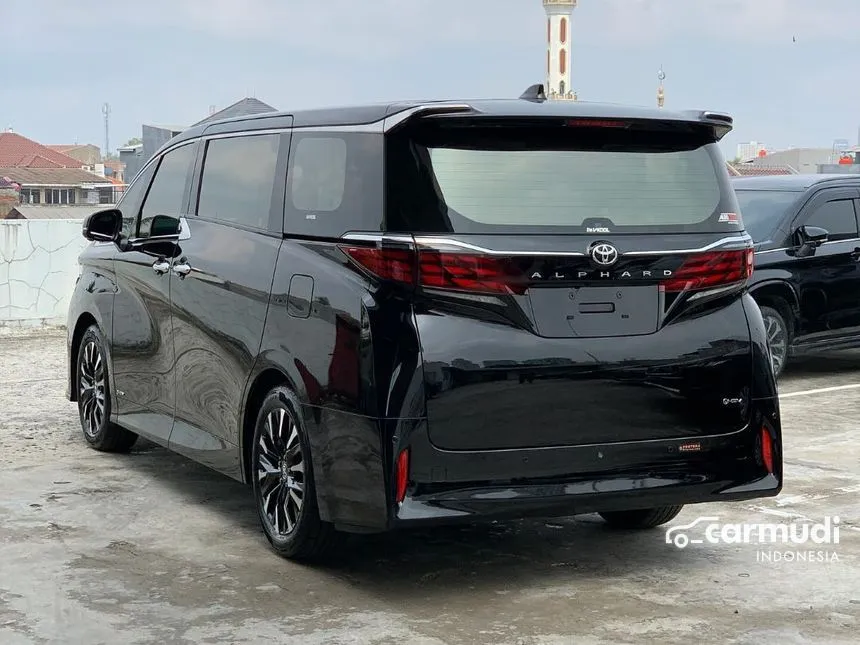 2024 Toyota Alphard HEV MPV