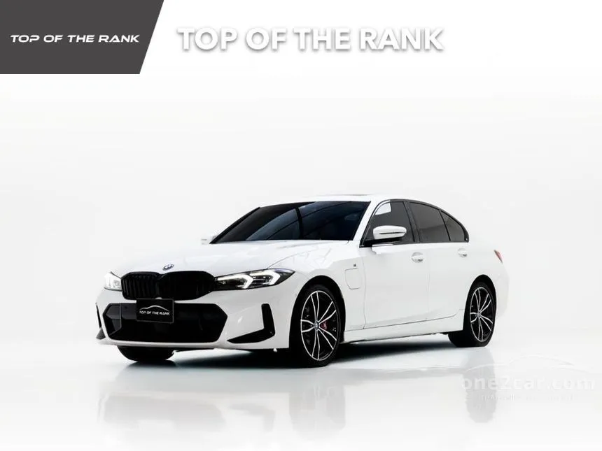 2025 BMW 330e M Sport Sedan