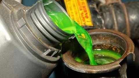 Awas, Jangan Terlalu Sering Buka-Tutup Radiator